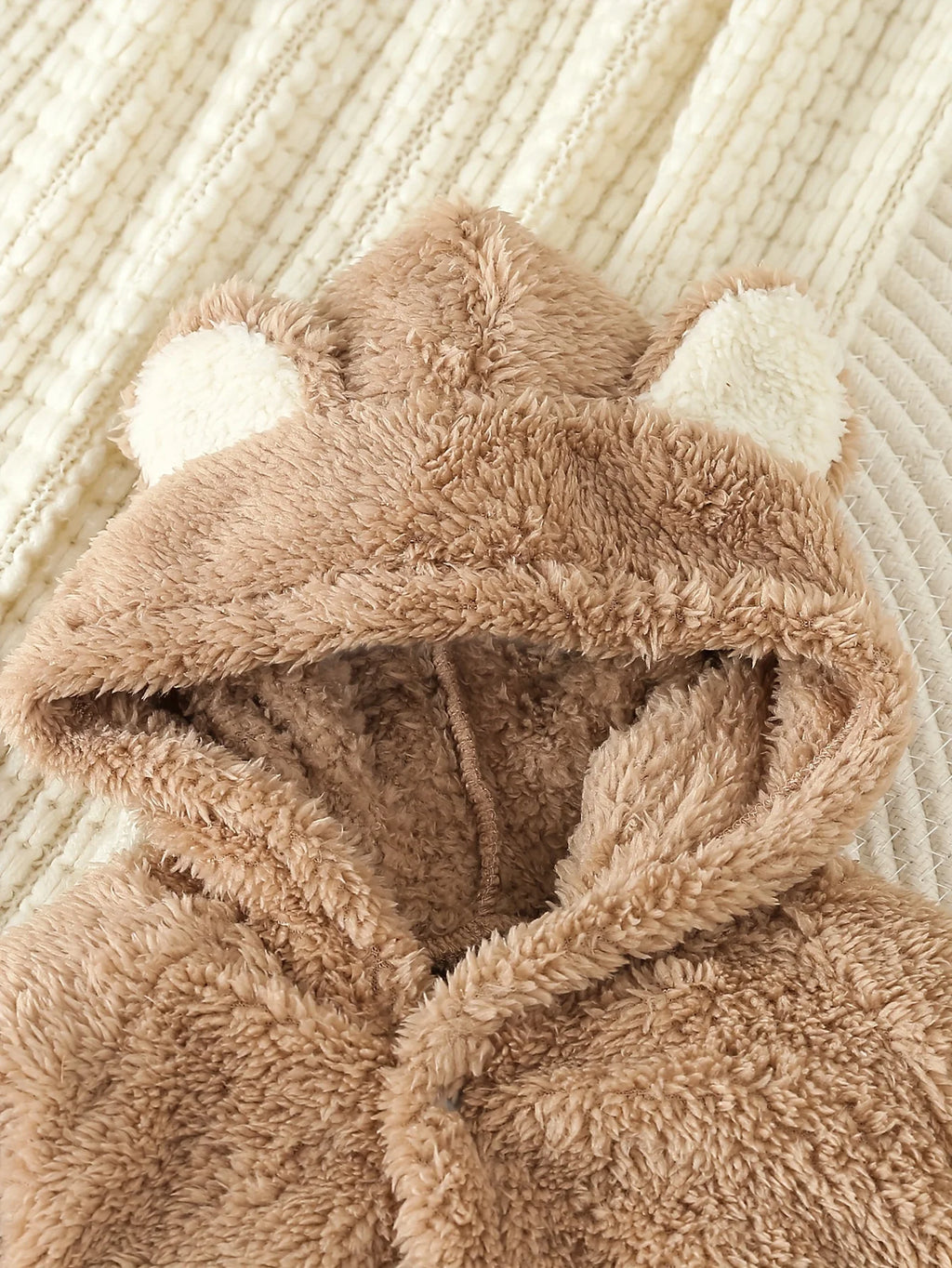 Grenouillère bébé en polaire à capuche animalière — LUEA