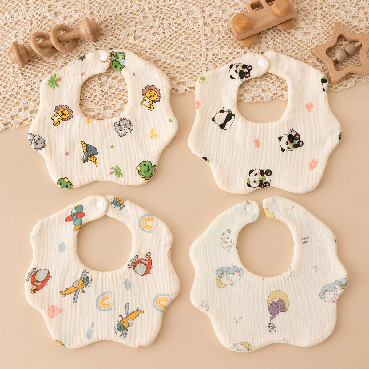 Lot de 4 bavoirs bébé imperméables à boutons-pression – vue 1